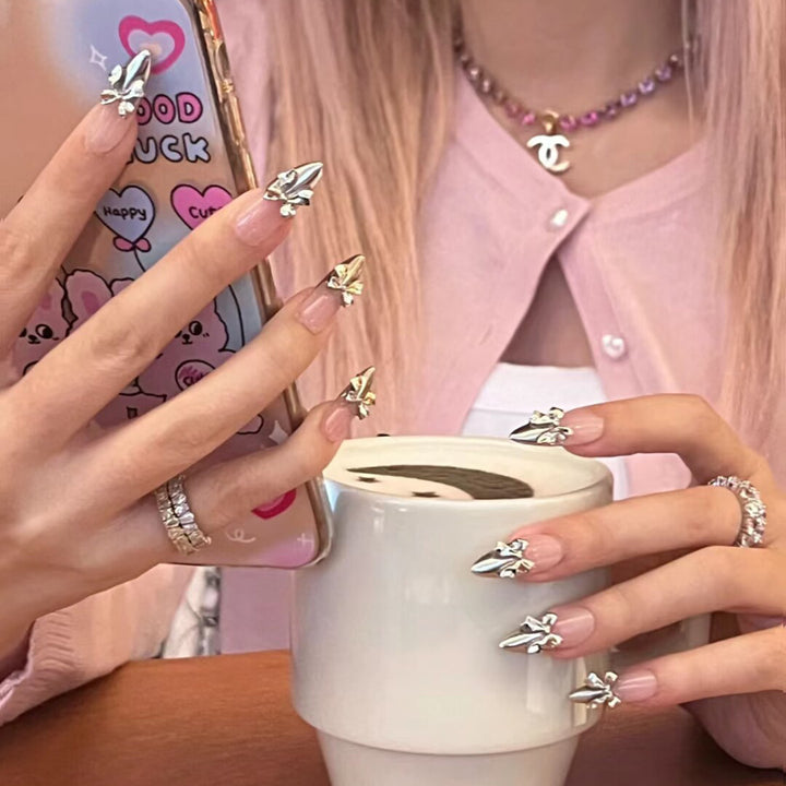 Artificial nails with luxurious 3D embellishments Stornfield