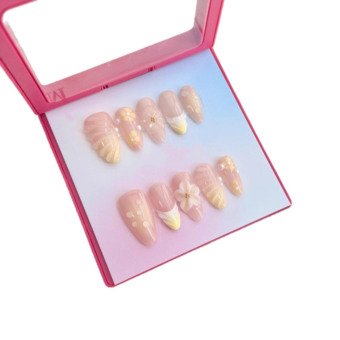 Decorative Press-On Nail Art Set with Floral and Pearl Accents