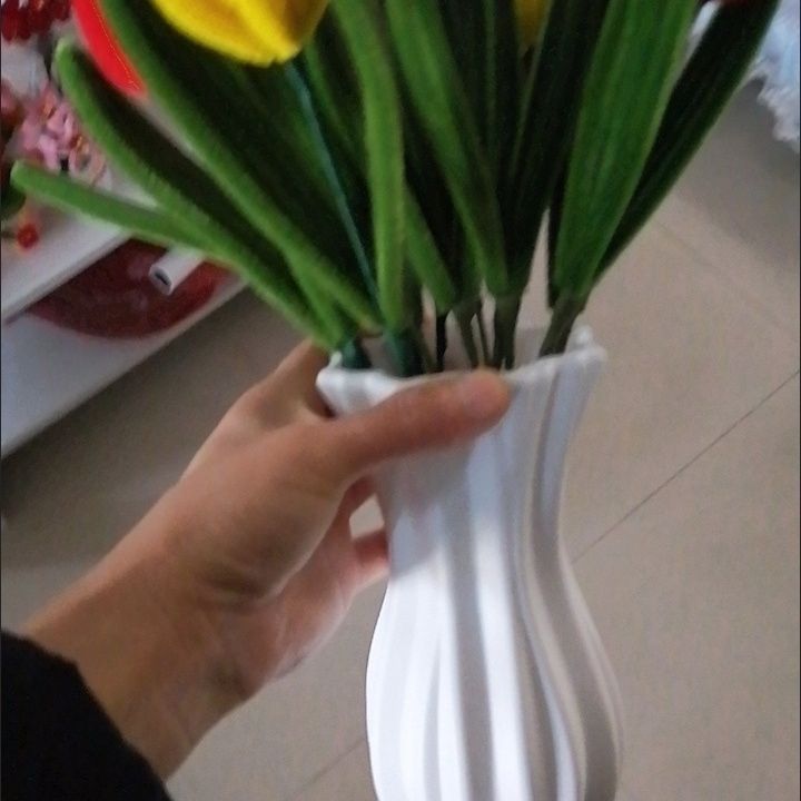 Decorative Ribbed Ceramic Flower Vase Stornfeild
