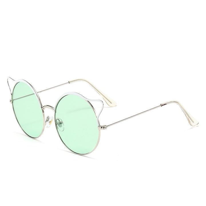 Fashionable Cat-Eye Sunglasses with Mirrored Lenses Stornfield