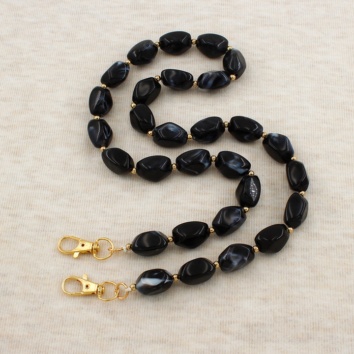 Elegant Beaded Eyewear Chain Stornfield