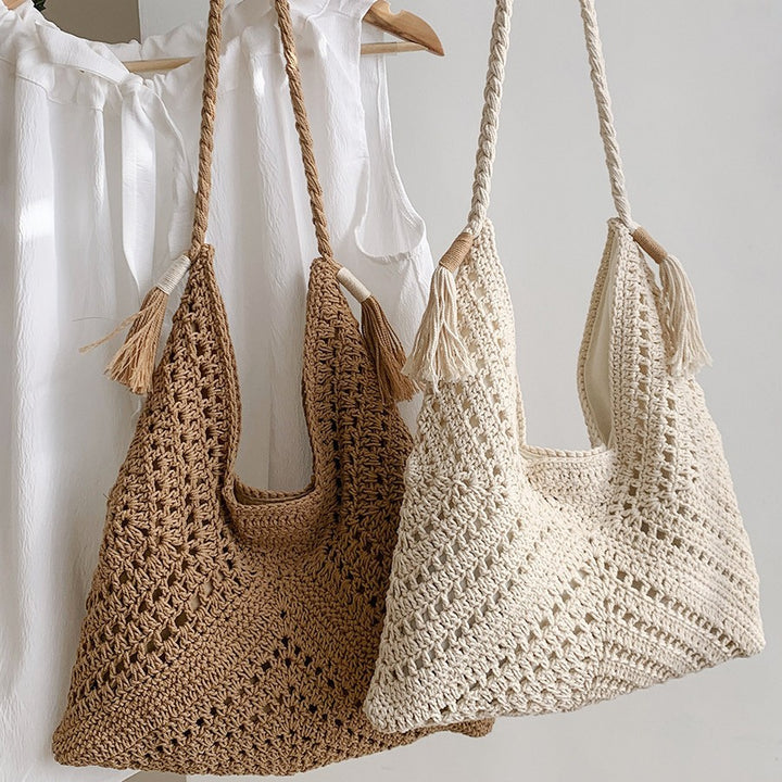 Hand-knotted beach bag with tassels Stornfield