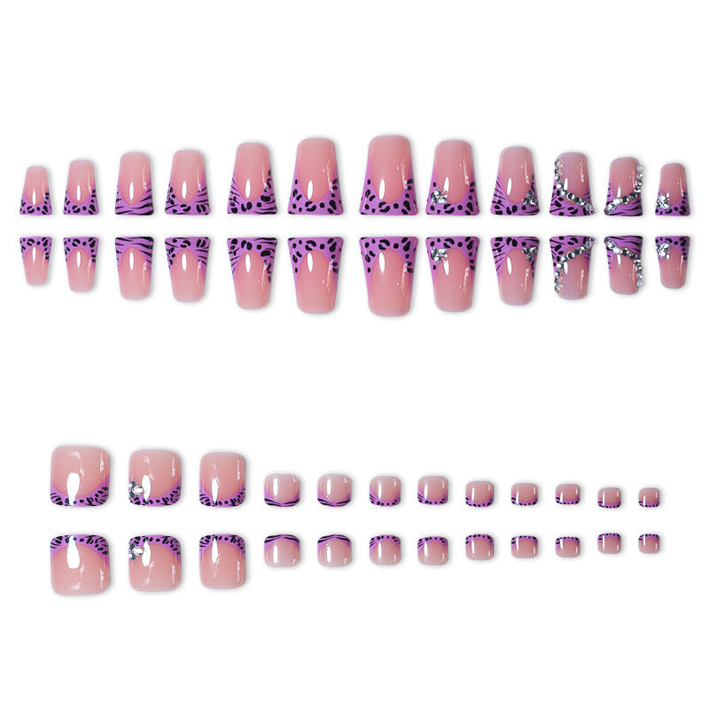 Glamorous Press-On Nail Set with Decorative Accents Stornfield
