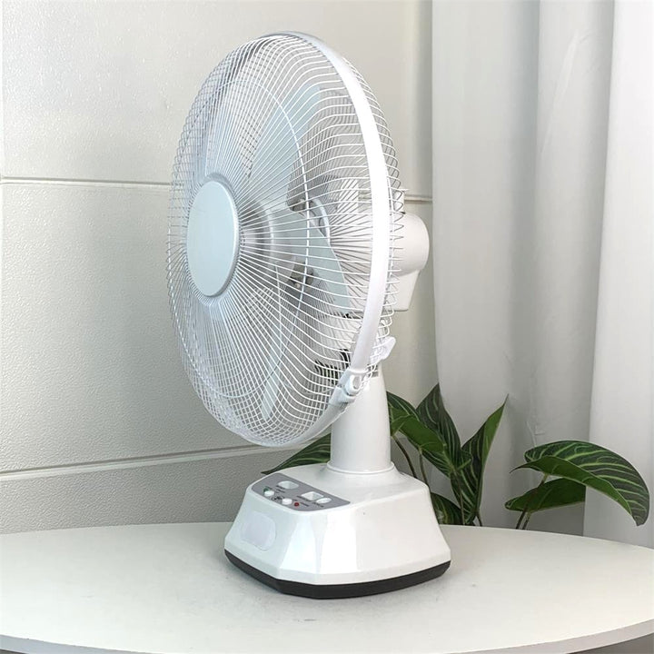 Unisex nan leiser USB table fan with multi-blade design, oscillating tilt function and timer Stornfield