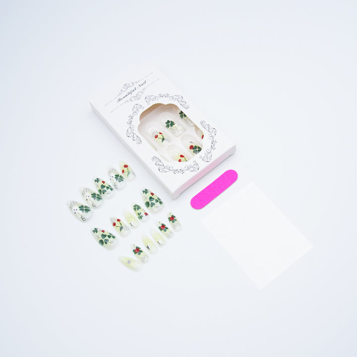 Playful artificial nails with plant motifs Stornfield