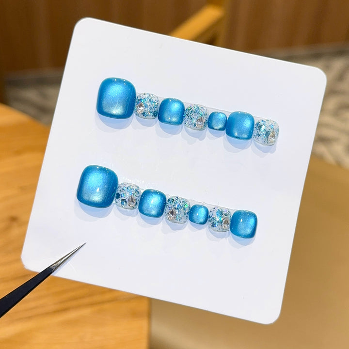 Sparkling artificial nails with glamorous design Stornfield