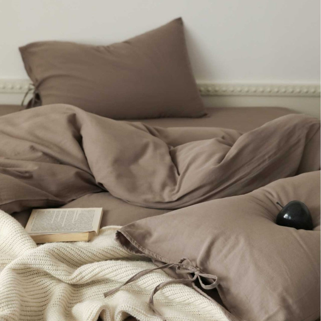 Breathable stonewashed bed linen set made of cotton-linen blend