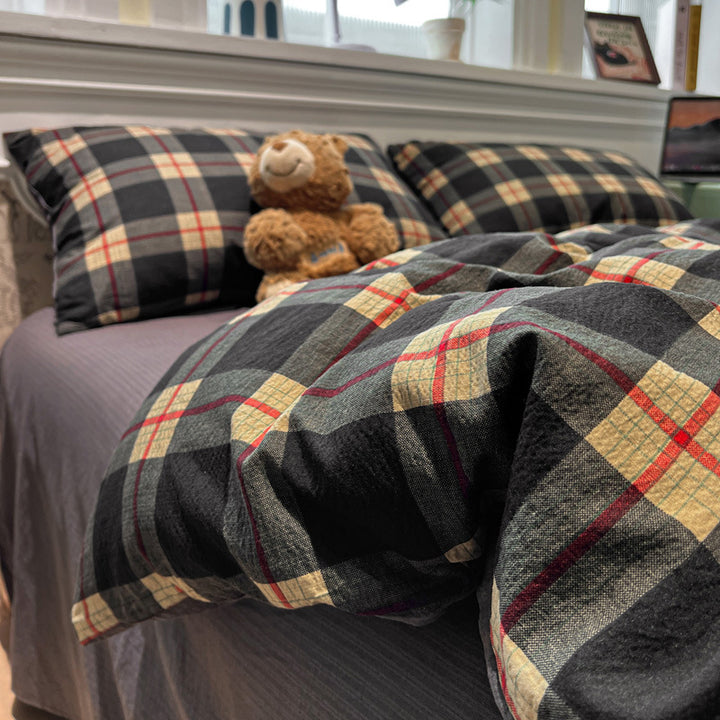 Cozy Checkered Duvet Cover Set