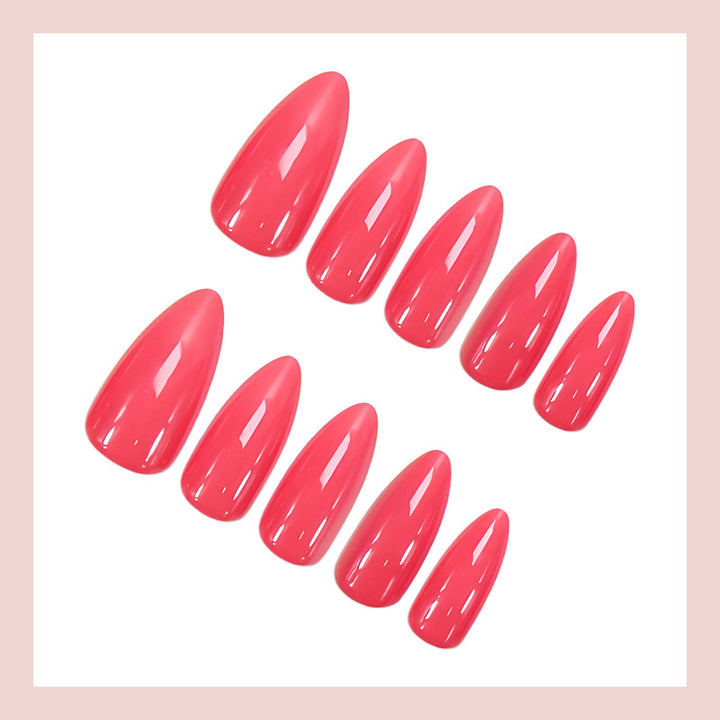 Nail set with elegant drop shape and highly glossy accents Stornfield