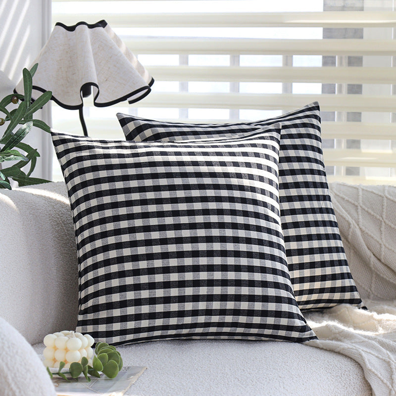 Decorative pillow with stripe pattern