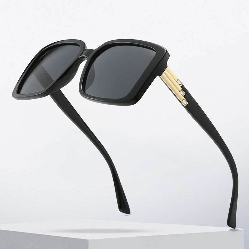 Women's fashionable square sunglasses with trendy details Stornfield