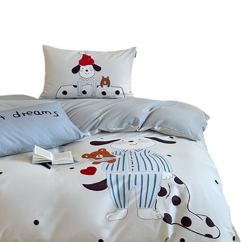 Children's bedding set with large teddy bear print and soft cotton satin