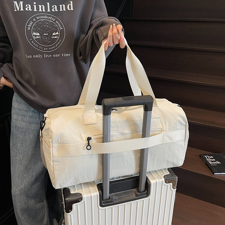 Sporty travel bag with versatile carrying options Stornfield