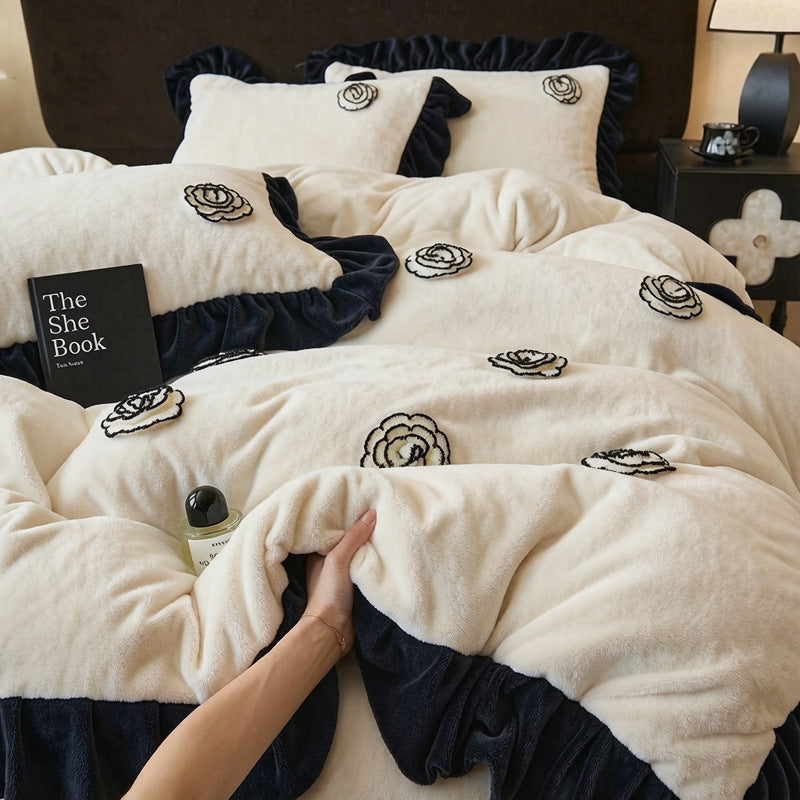 Elegant Floral Motif Plush Blanket