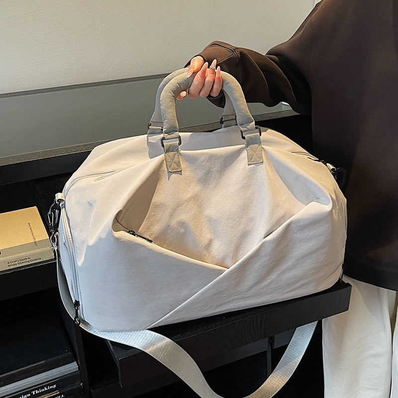 Versatile Utility Weekend Duffle Bag