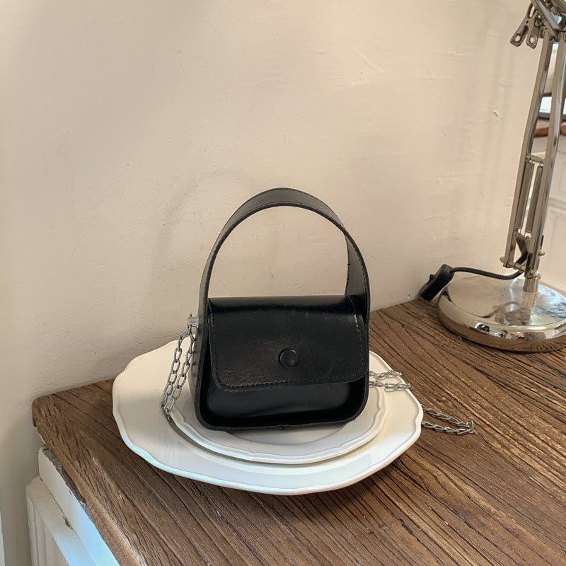 Vintage-Inspired Leather Handbag