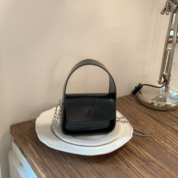 Vintage-Inspired Leather Handbag