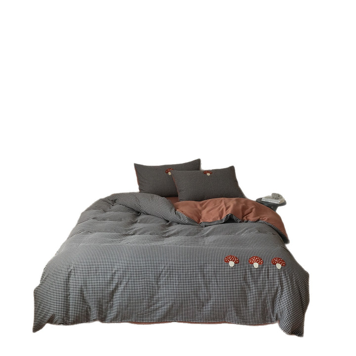 Reversible cotton satin bedding set with Vichy check and mushroom appliqué