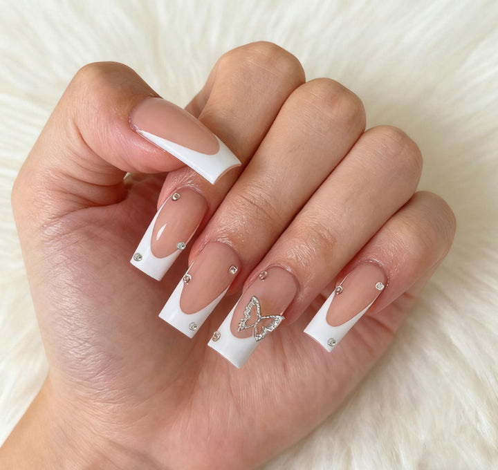 Artful Nail Set with Butterfly Decoration Stornfield