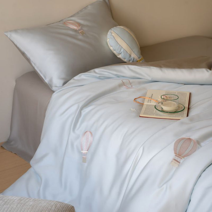 Cozy Cartoon-Themed Bedding Set