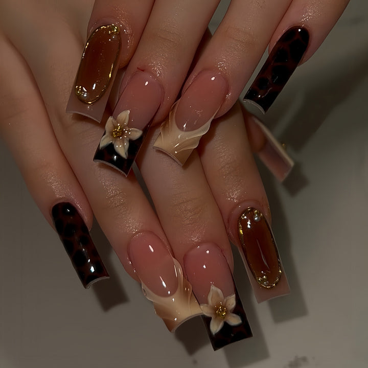 Decorative Patterned Press-On Nail Extensions Stornfield
