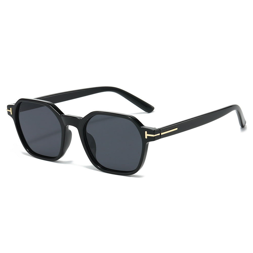 Elegant Wide-Frame Sunglasses Stornfield