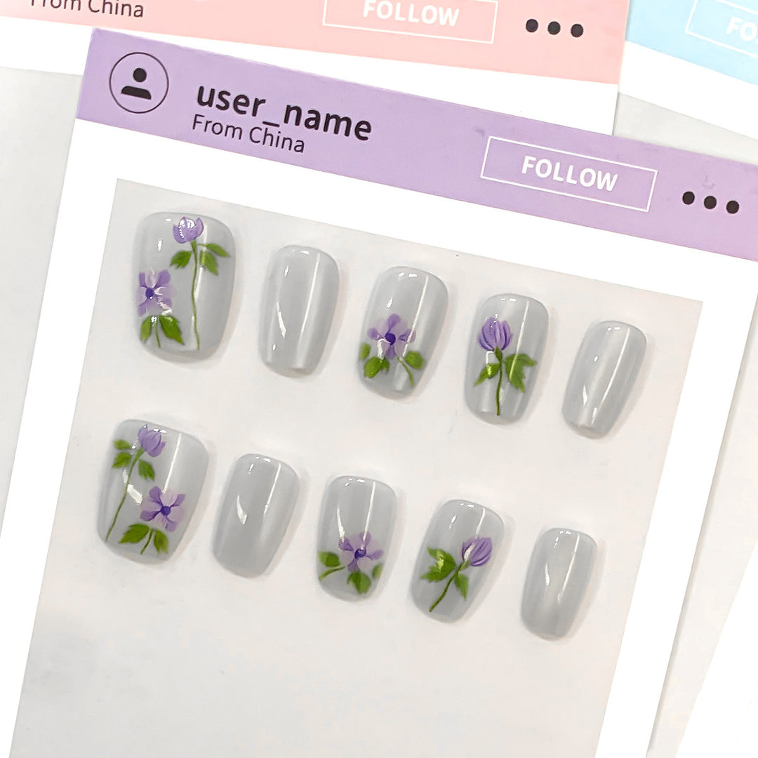 Artistic fingernails with floral accents Stornfield