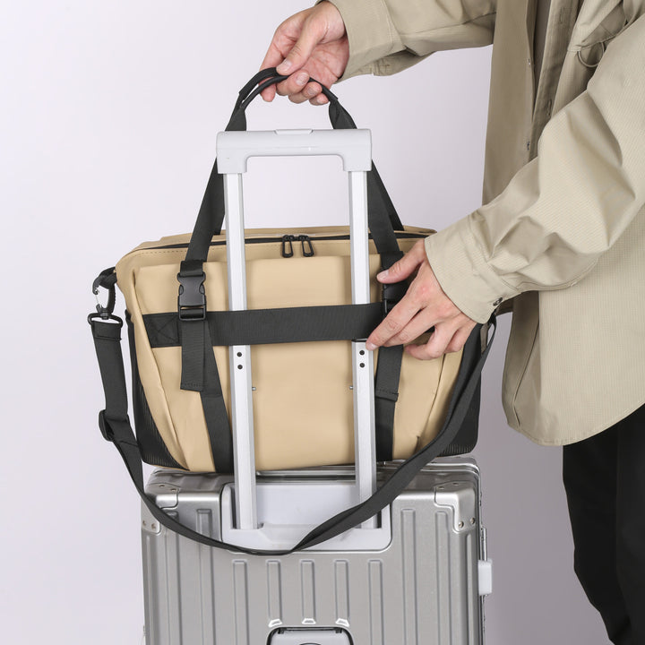 Sporty shoulder bag with innovative carrying system Stornfield