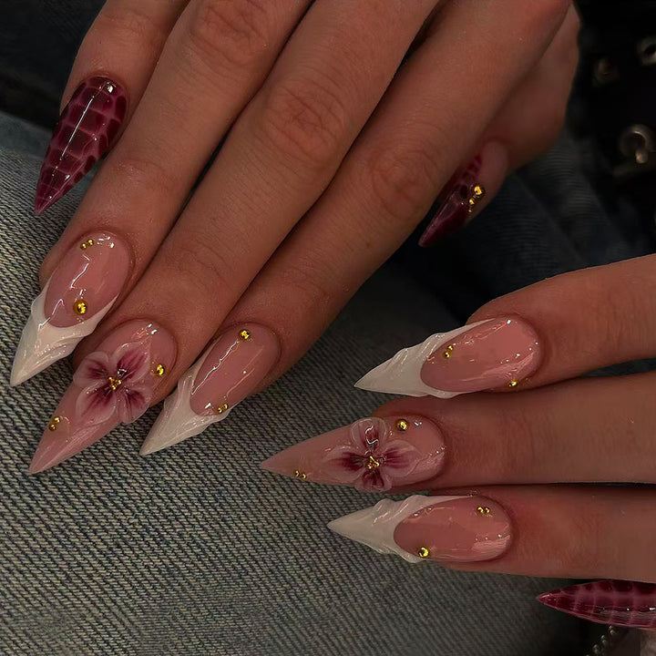 Artificial Nails in Elegant Modern Stiletto Style with Floral Design and Golden Accents Stornfield