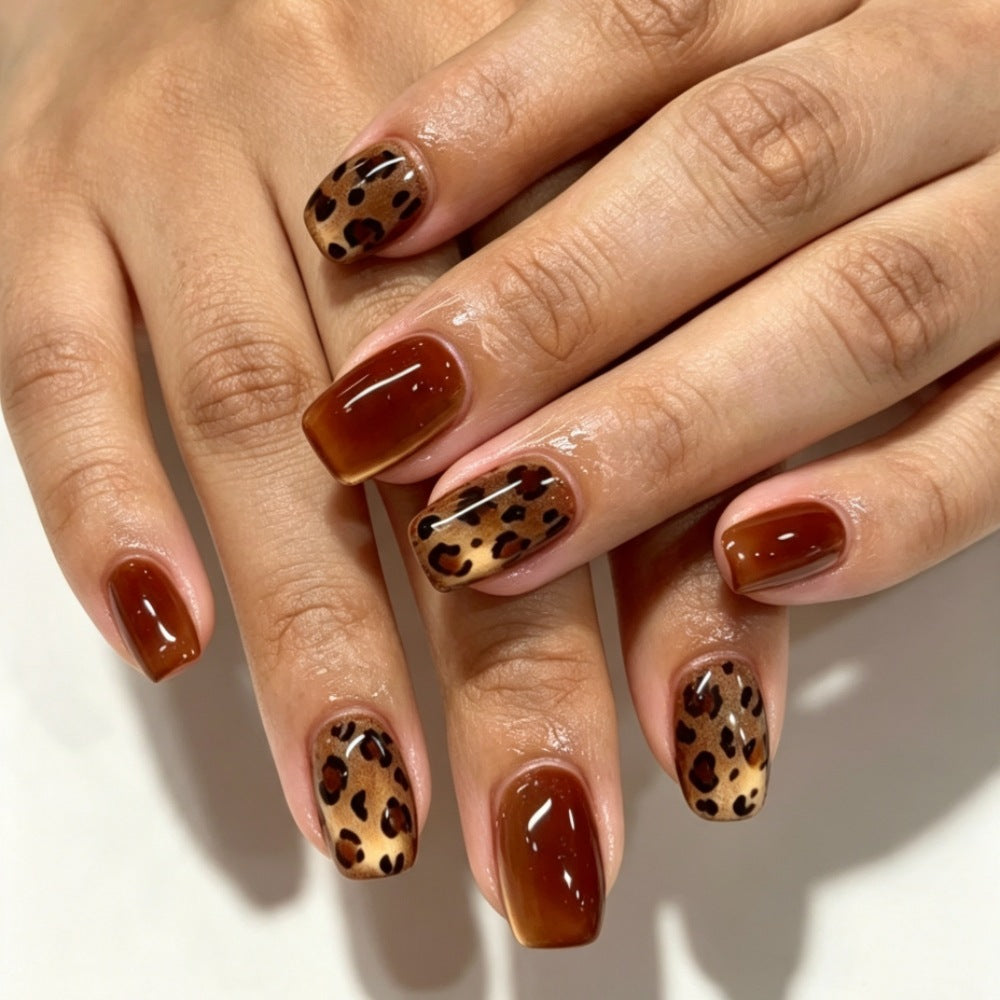 Artificial Nails in Modern Leopard Design Stornfield