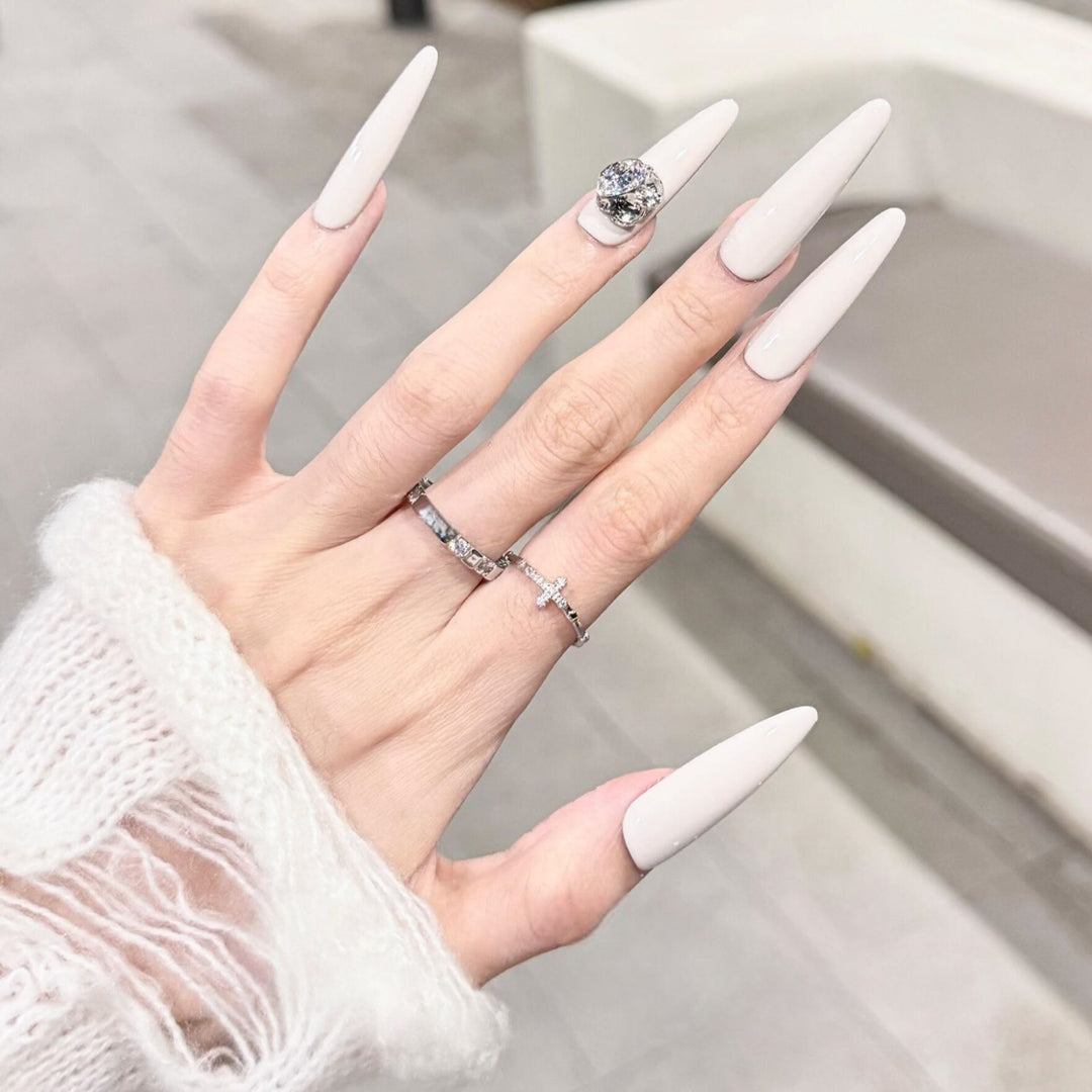 Artificial nails with elegant glitter accent Stornfield
