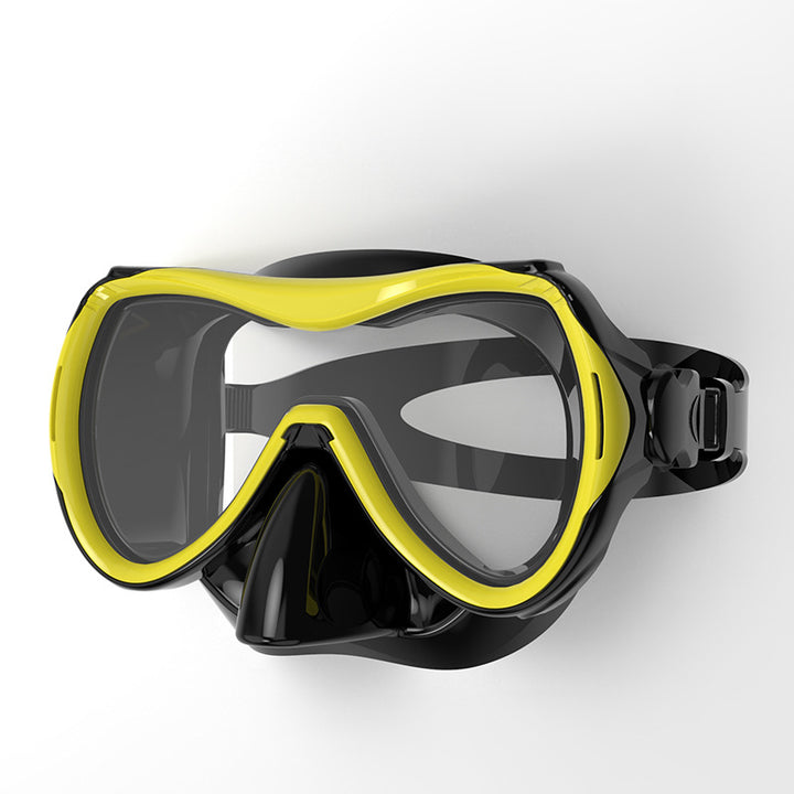 Diving mask with soft silicone edge and wide field of vision Stornfield