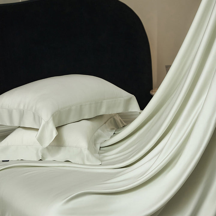 Luxurious satin bedding set with fine hemstitch decoration