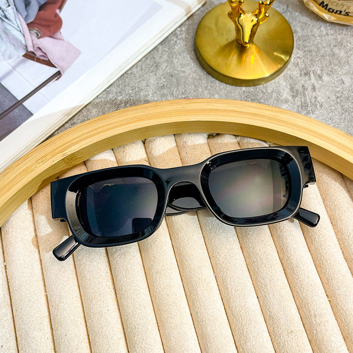 Ladies fashionable sunglasses with a striking design Stornfield