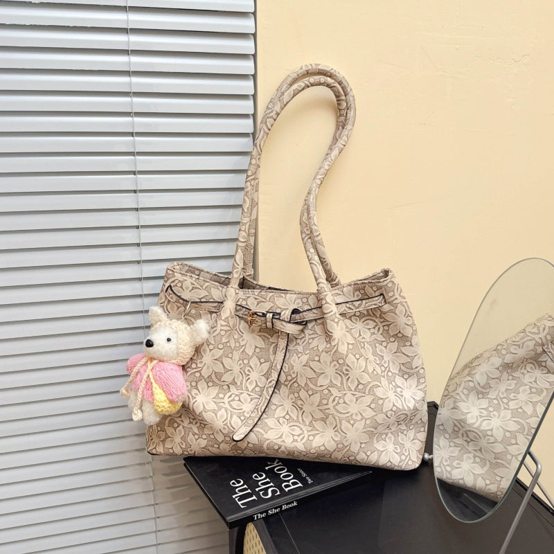 Elegant Floral Patterned Handbag