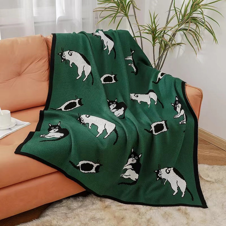 Cozy Cat-Themed Throw Blanket