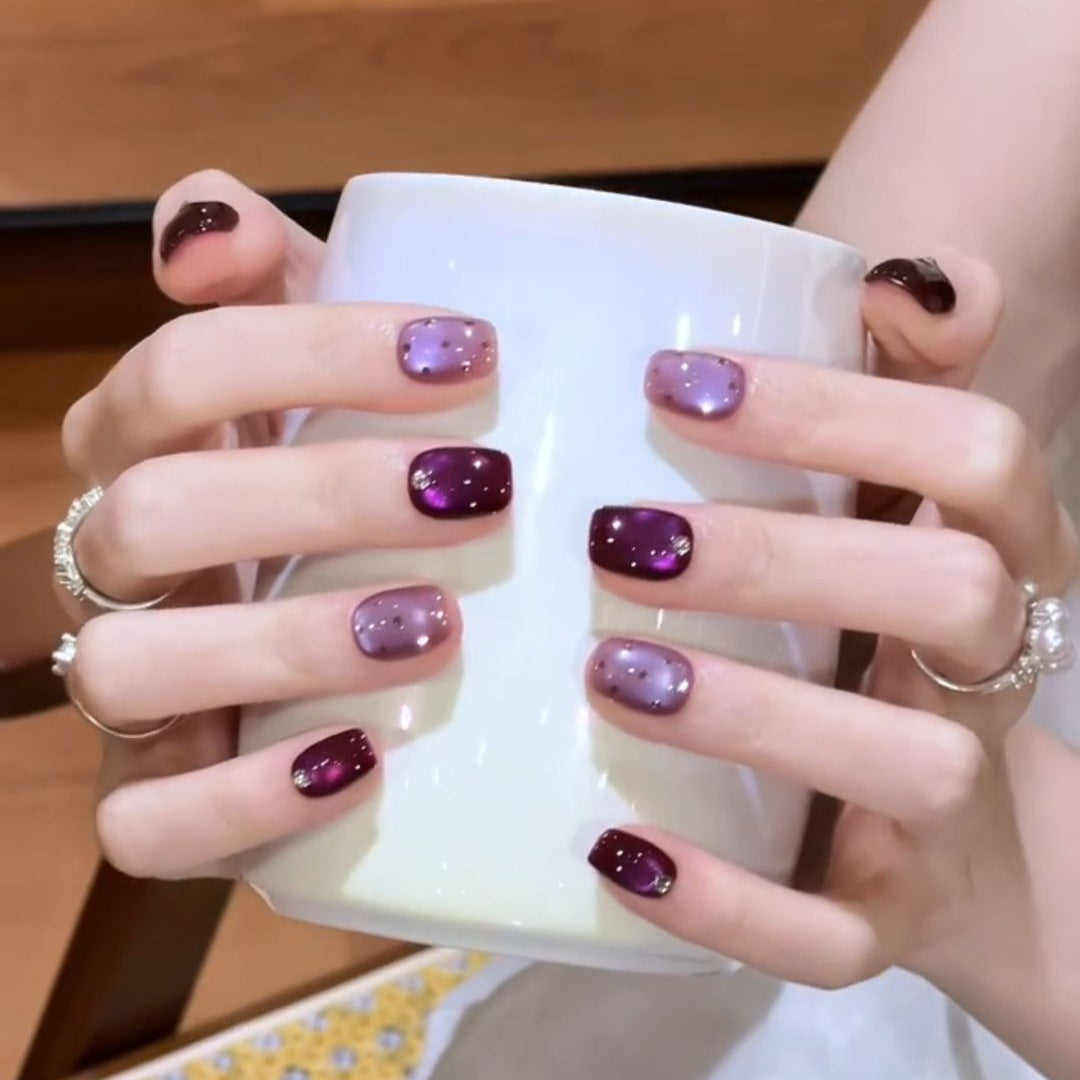 Artificial Nail Set with Modern Gradient and Glitter Effects Stornfield