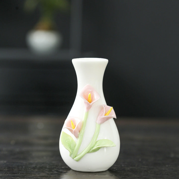 Elegant Floral Themed Ceramic Vase Stornfeild
