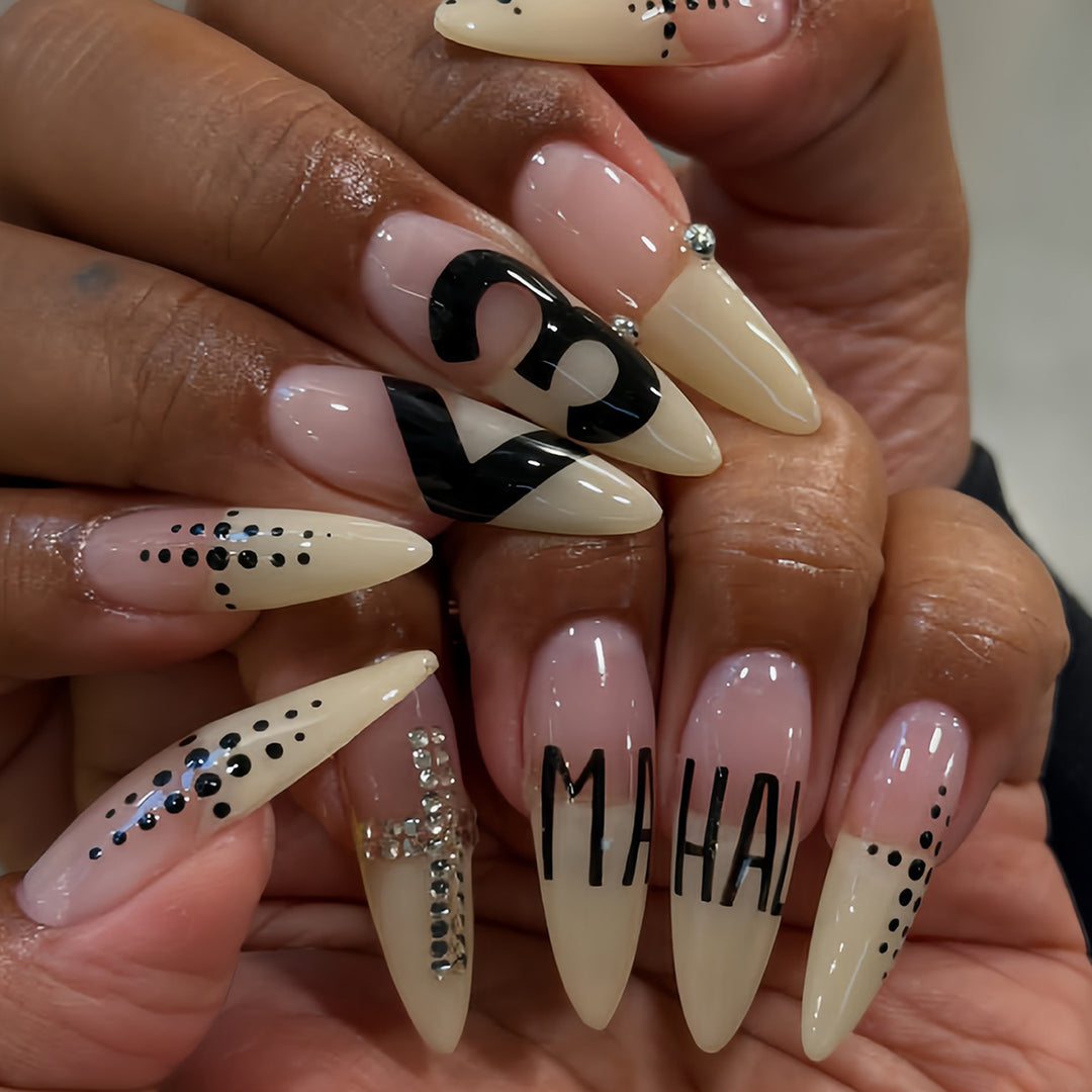 Elegant Artificial Nails with Fashionable Designs Stornfield