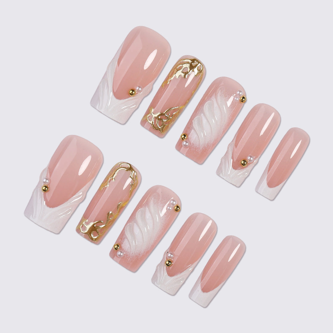 Decorative Press-On Nail Art Set with Elegant Gold Accents Stornfield