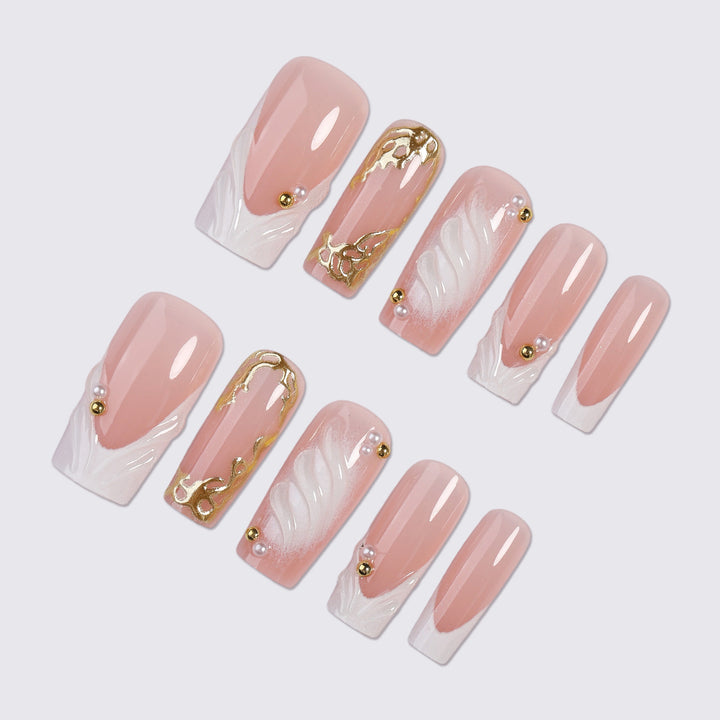 Decorative Press-On Nail Art Set with Elegant Gold Accents Stornfield