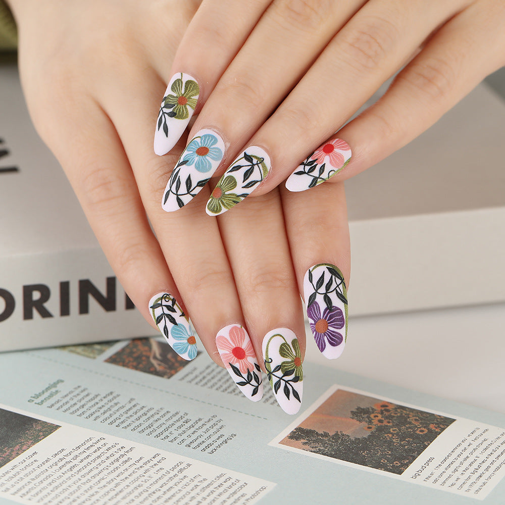 Artificial nails with floral accent Stornfield