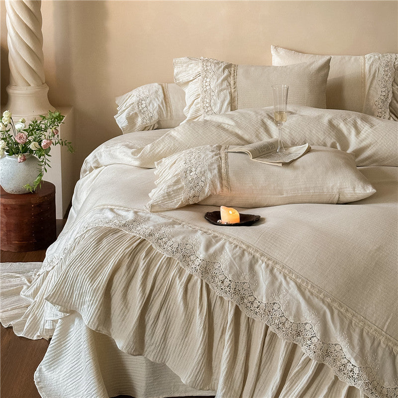 Bedding set made of washed linen with frill, lace trim, and soft texture