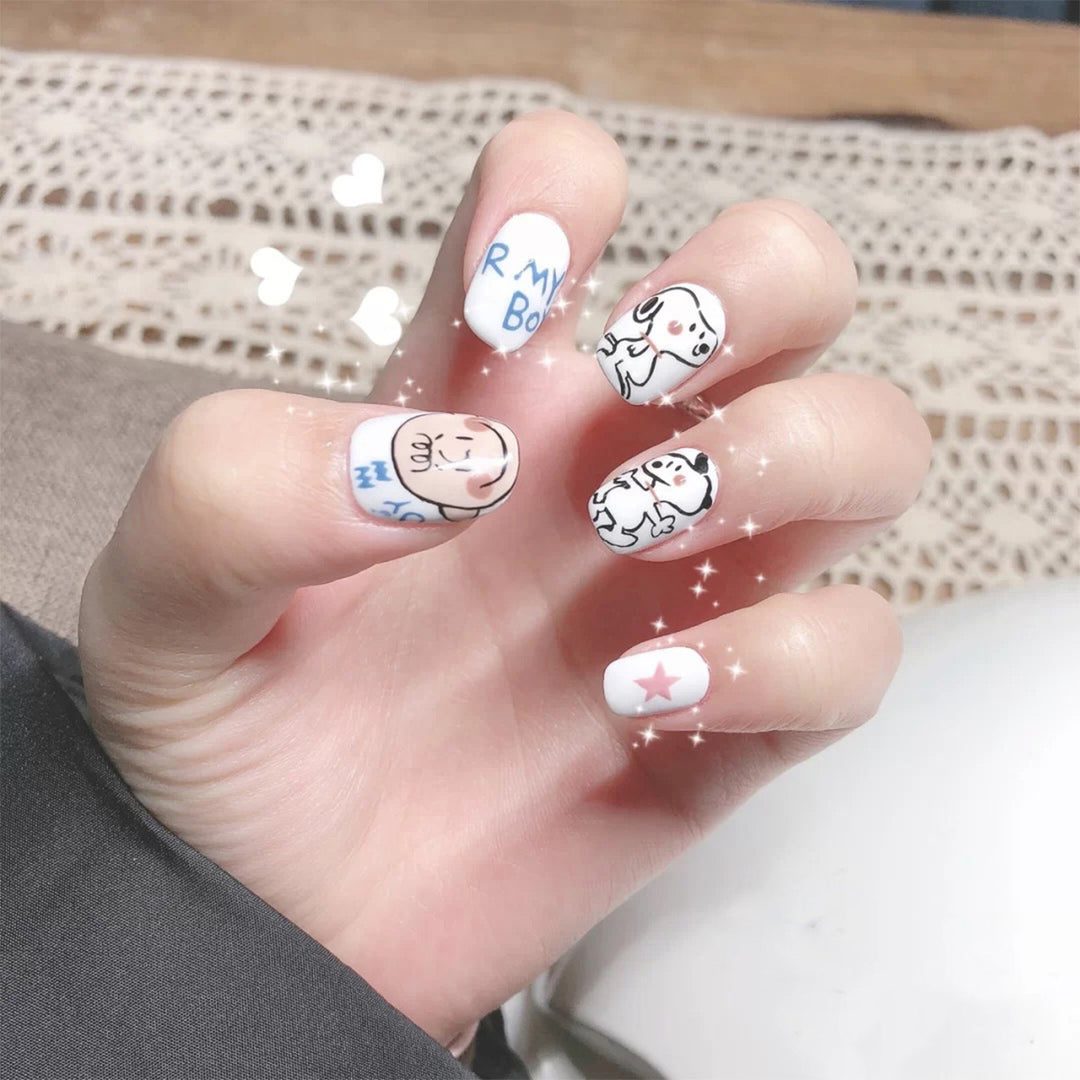 Playful nail art with animal motifs Stornfield