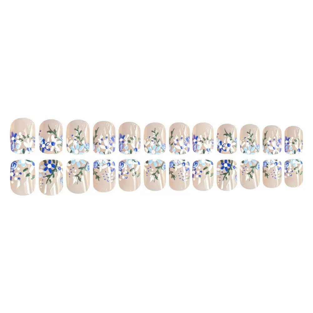 Artificial nail set with elegant floral decorations Stornfield