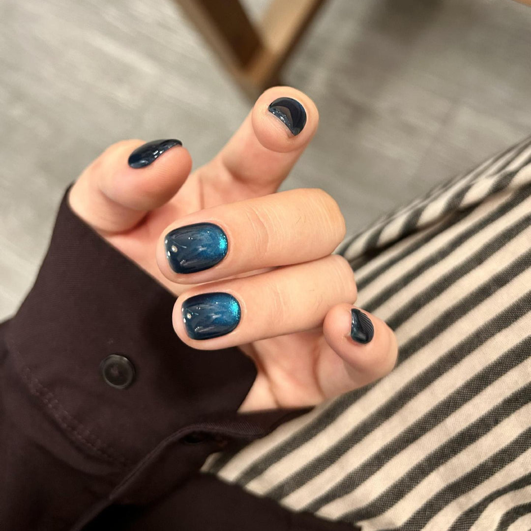 Artificial Nail Tips in Fashionable Shimmer Look Stornfield