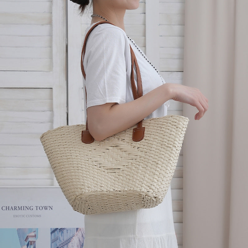 Elegant basket bag with high-quality leather handles Stornfield