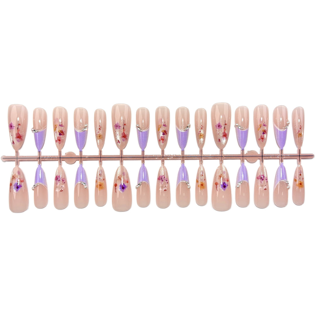 Artistic Floral-Embellished Press-On Nail Art Kit