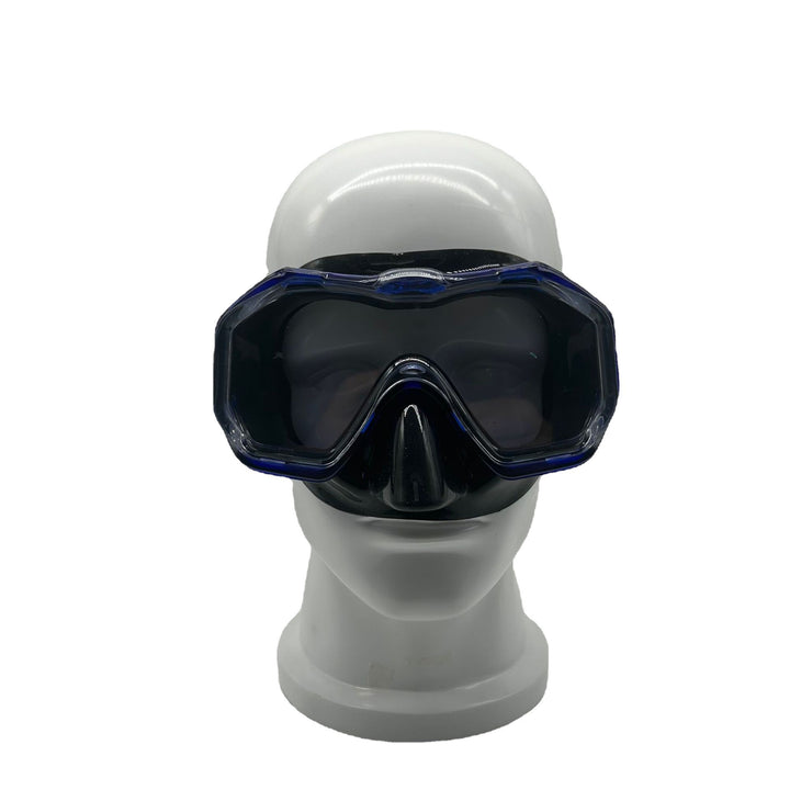 Diving mask with wide field of vision and anti-fog technology Stornfield