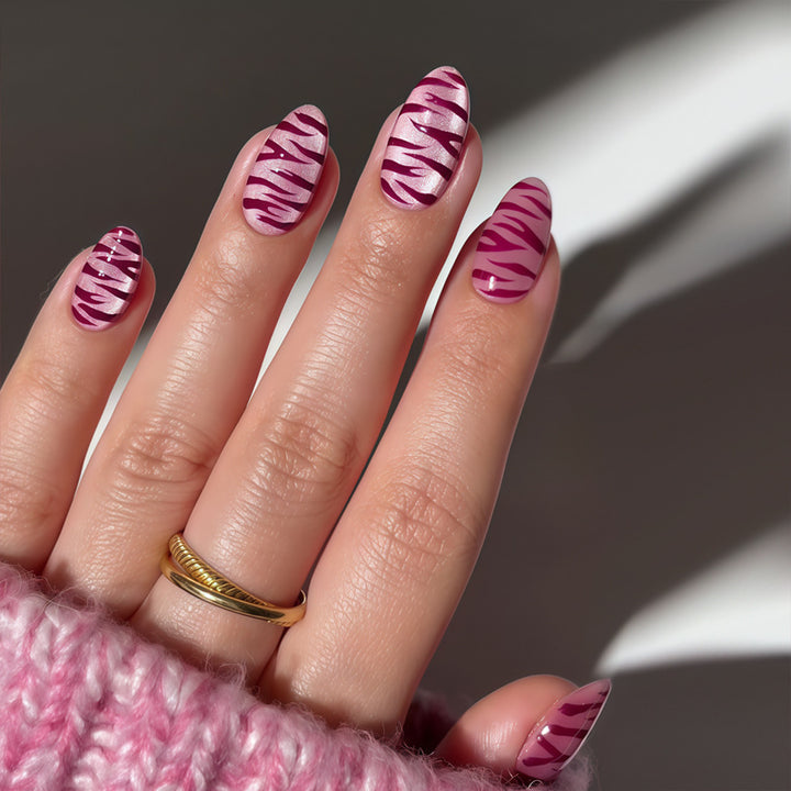 Artistic Press-On Nail Set with Stylish Zebra Patterns Stornfield
